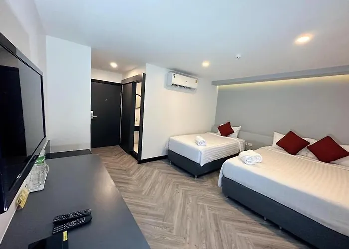 14 Sathorn Hotel 3*
