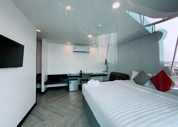 14 Sathorn Hotel 3*