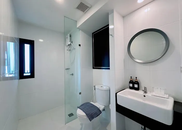 14 Sathorn Hotel 3*