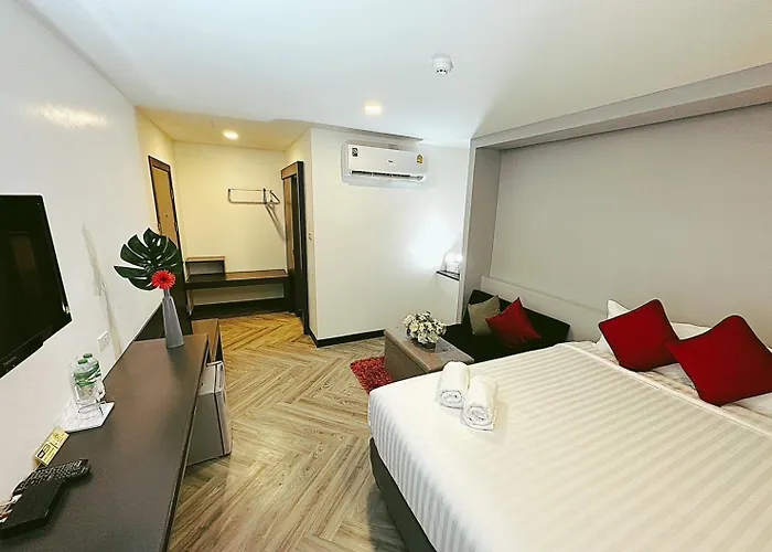 14 Sathorn Hotel 3*