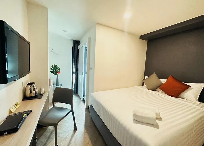 14 Sathorn 3*