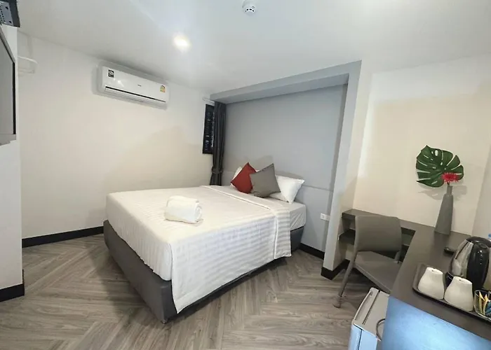 14 Sathorn 3*