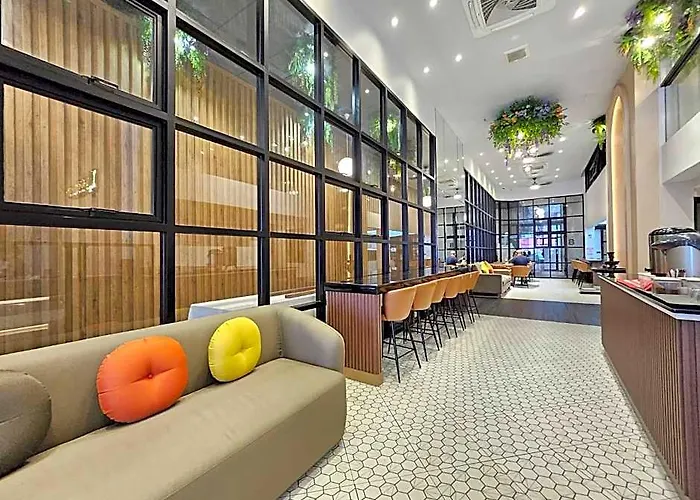 14 Sathorn Hotel 3*